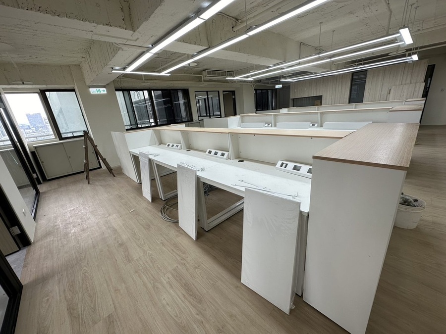 某企業・隔間