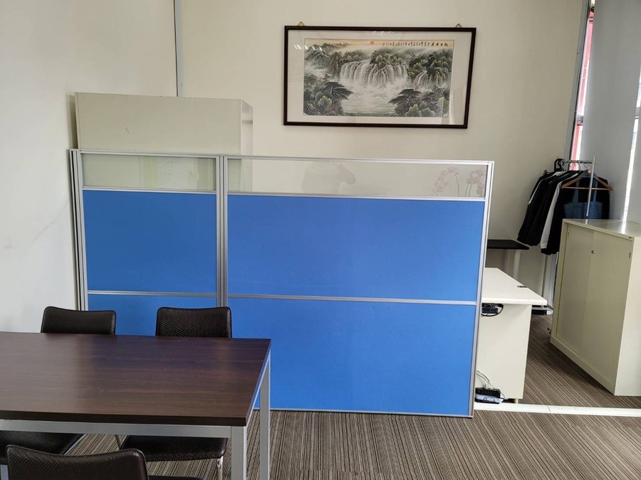 某百貨商場