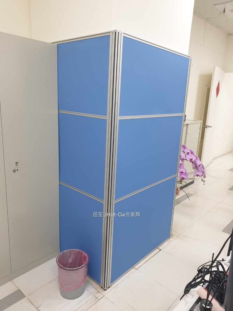某百貨商場