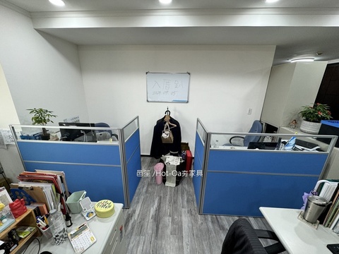 某百貨商場